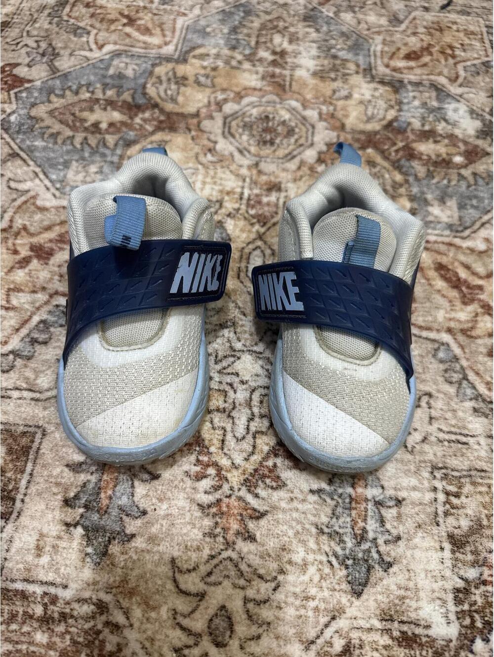 Nike toddler 8C